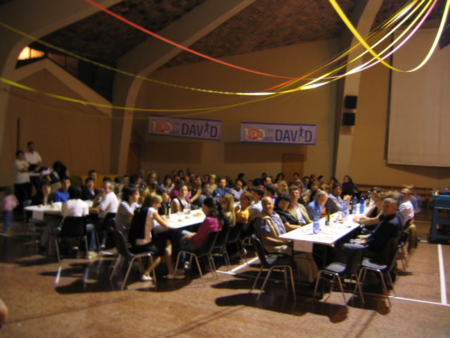 La cena per gli scout di ieri e di oggi